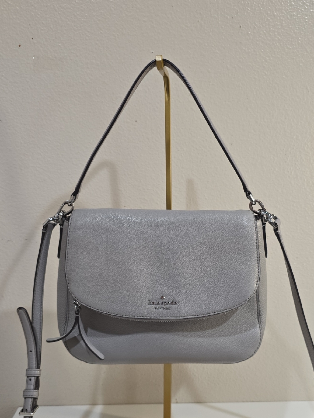 🪴 kate spade Pebbled Leather Grey Crossbody Bag